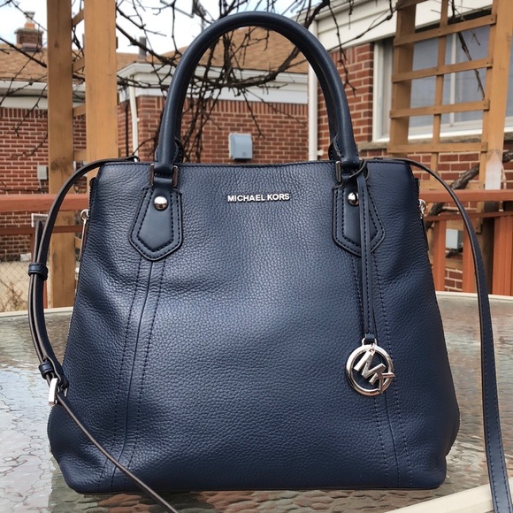 Michael Kors Handbags - MICHAEL KORS ARIA GRAB BAG LEATHER